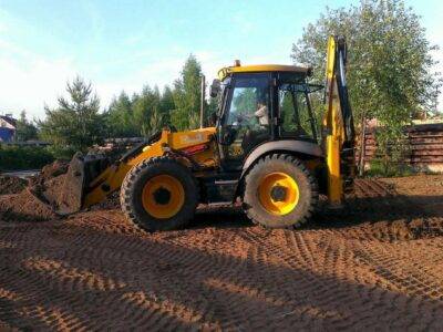 Услуги экскаватора – аренда для земляных и строительных работ