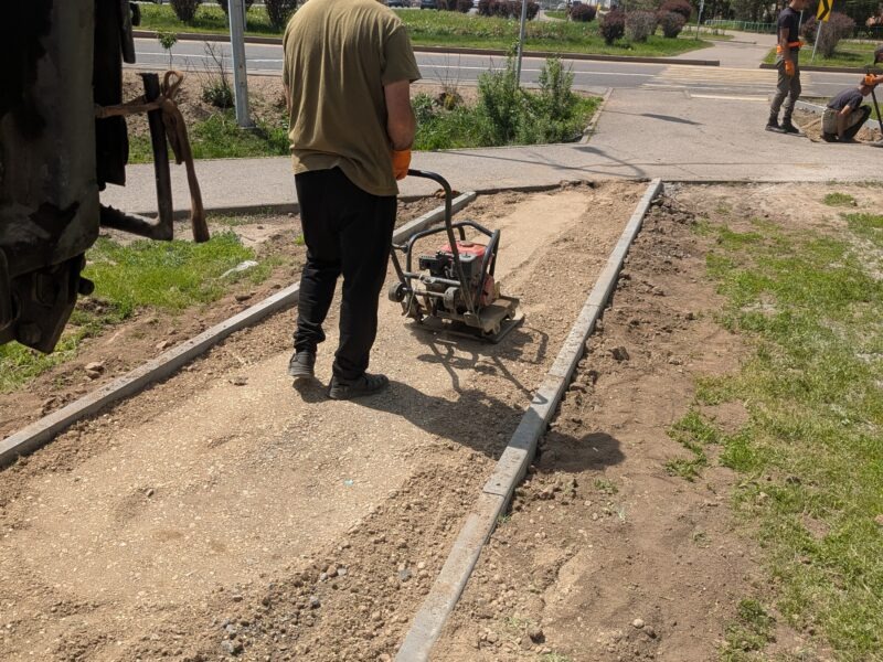 Асфальтирование и благоустройство территории