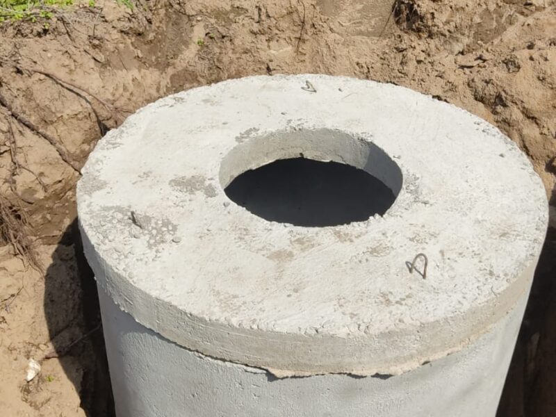 Копка ям под бетонные кольца в Алматы